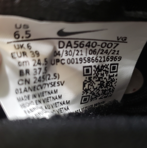 Nike Phantom GT2 Club MG Black Metallic Silver DA5640-007 Soccer cleats Men 6.5 - Picture 8 of 8